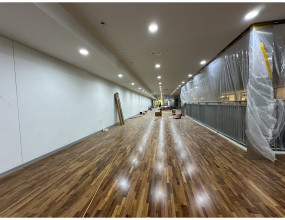 타일 철거 후 멀바우 후로링 마루와 포세린 타일로 교체 공사 완료!새로운 바닥으로 탄생한 아늑하고 세련된 공간을 상상해 보세요.공사 내용
타일 철거: 기존 타일을 완전히 제거하여 바닥 표면을 평평하게 만들었습니다.
멀바우 후로링 마루 설치: 따뜻하고 자연스러운 멀바우 후로링 마루를 설치하여 공간에 아늑함을 더했습니다.
포세린 타일 설치: 고급스럽고 내구성이 뛰어난 포세린 타일을 설치하여 공간에 세련된 분위기를 연출했습니다.
공사 후기
고객님께서 직접 보내주신 공사 후 사진을 보니 정말 만족스러운 결과가 나온 것 같아 기쁩니다.
멀바우 후로링 마루와 포세린 타일의 조합이 매우 아름답고, 공간 전체에 따뜻하고 세련된 분위기를 자아냅니다.
고객님께서도 새로운 바닥에 매우 만족하시고, 편안하게 사용하시고 계시다는 말씀을 들으니 더욱 기쁩니다.&nbsp;이번 공사를 통해 고객님의 만족스러운 공간을 만들 수 있어서 정말 영광입니다.&nbsp;앞으로도 최고의 품질과 서비스로 고객님께서 원하는 공간을 만들어 드리겠습니다.궁금한 점이 있으면 언제든지 질문해주세요.
[이 게시물은 최고관리자님에 의해 2024-05-16 09:51:23 부분공사에서 복사 됨]